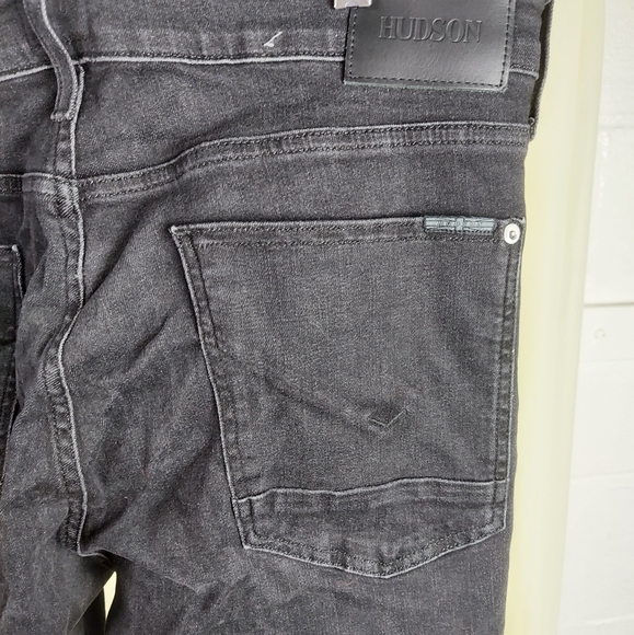 Men's 36" Hudson Sarto Relaxed Skinny Black Jeans With Stretch - Picture 8 of 16